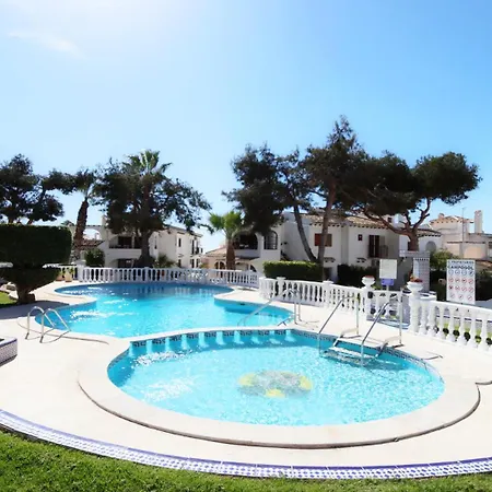 R-1935 Pool And Garden Torrevieja